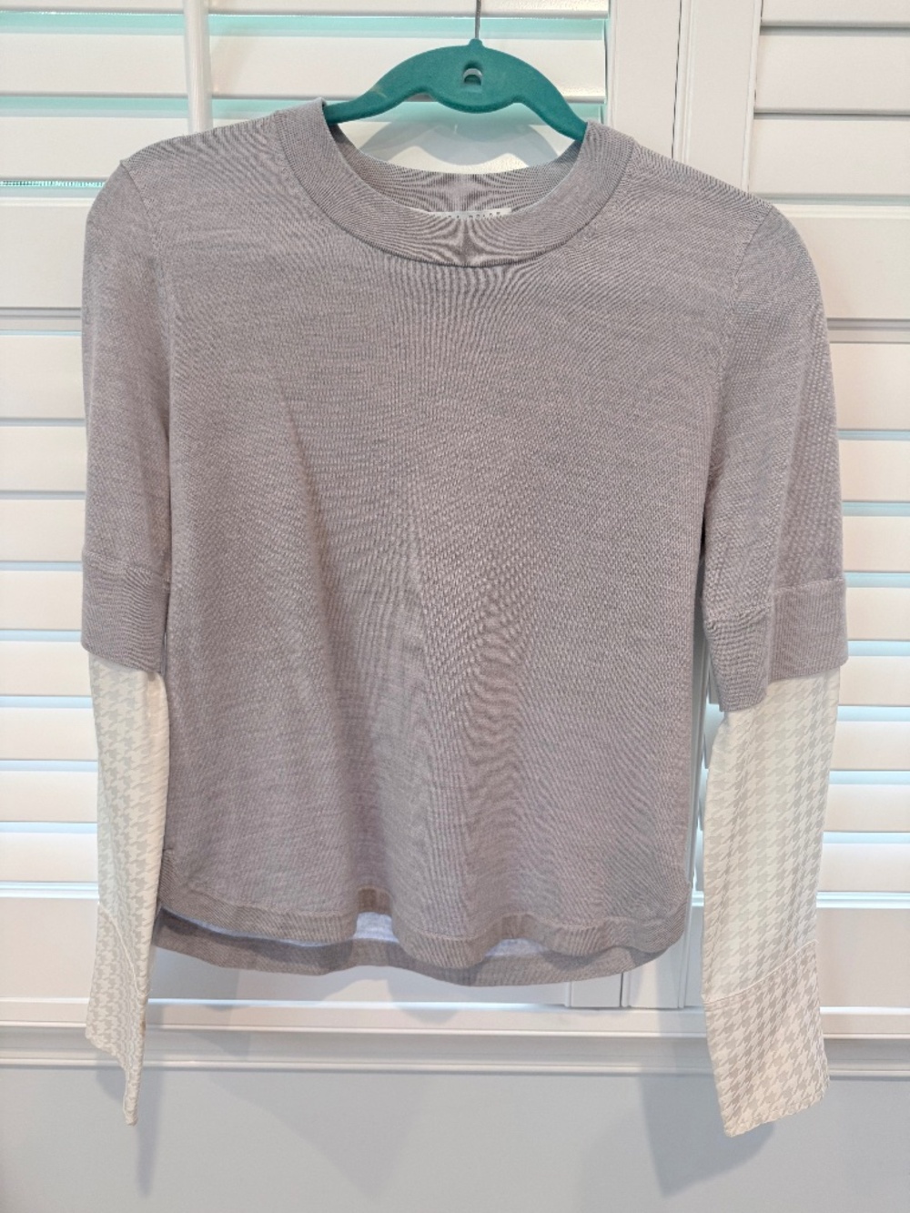 Veronica Beard lightweight sweater